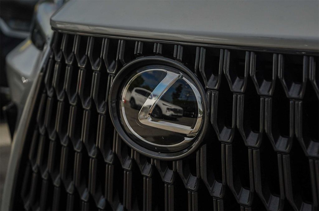 Thumbnail: 2024 Lexus ES - 12