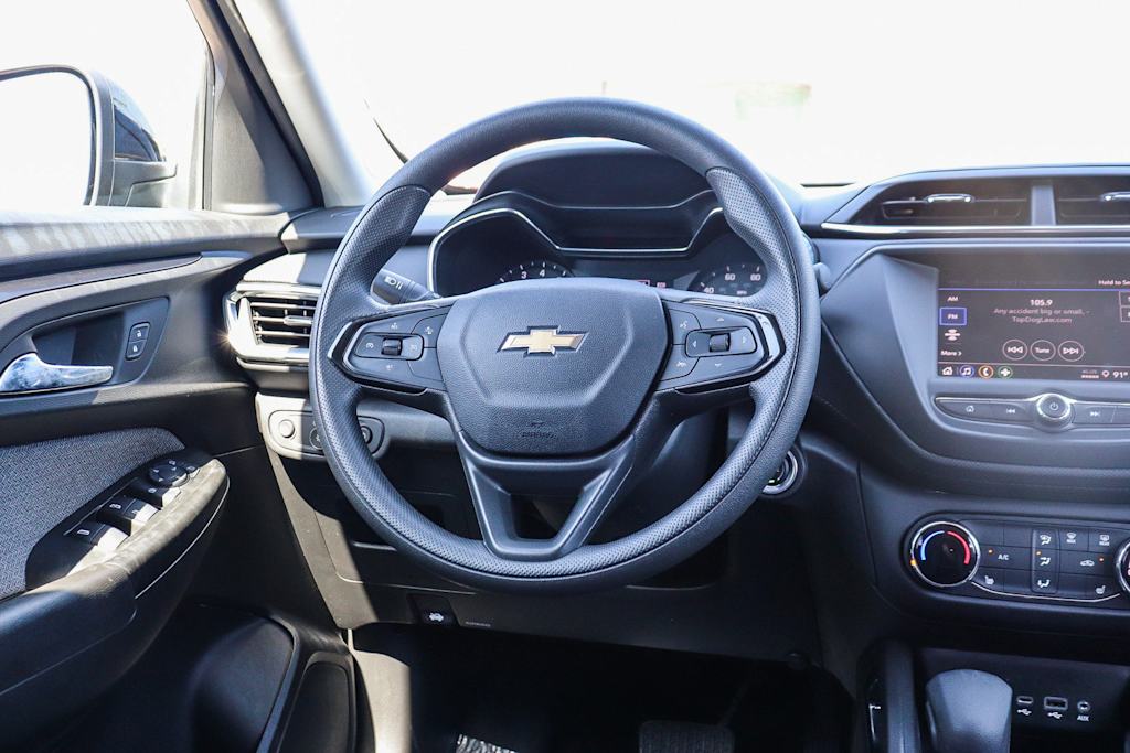 Thumbnail: 2023 Chevrolet TrailBlazer - 12