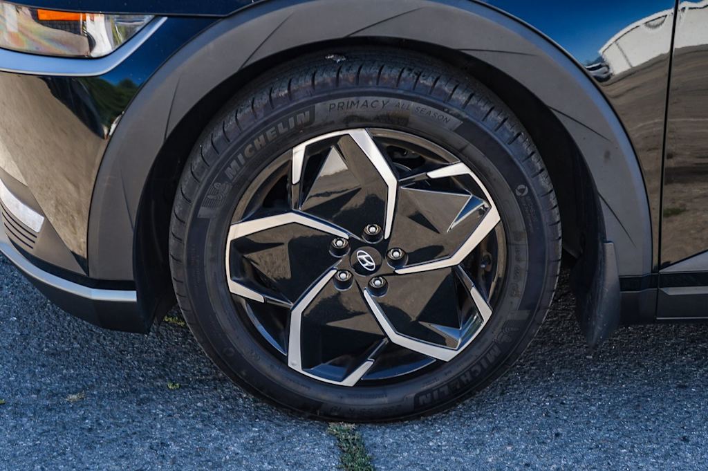 Thumbnail: 2023 Hyundai Ioniq 5 - 6