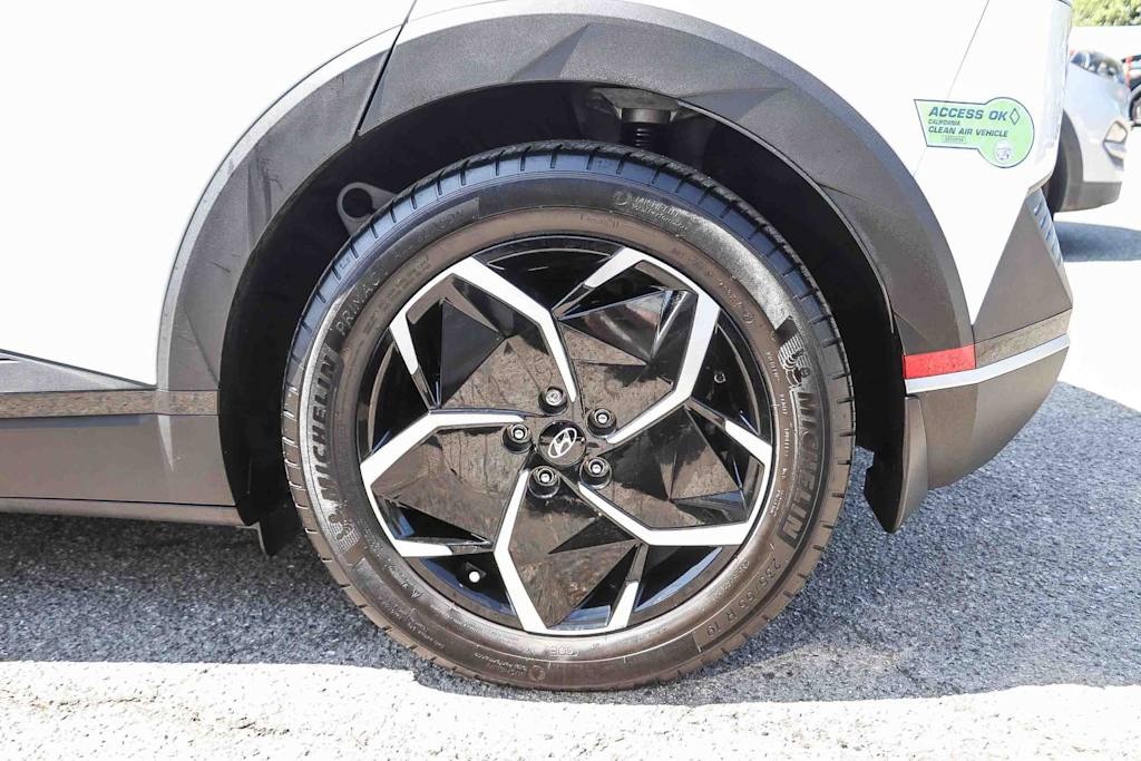 Thumbnail: 2023 Hyundai Ioniq 5 - 12