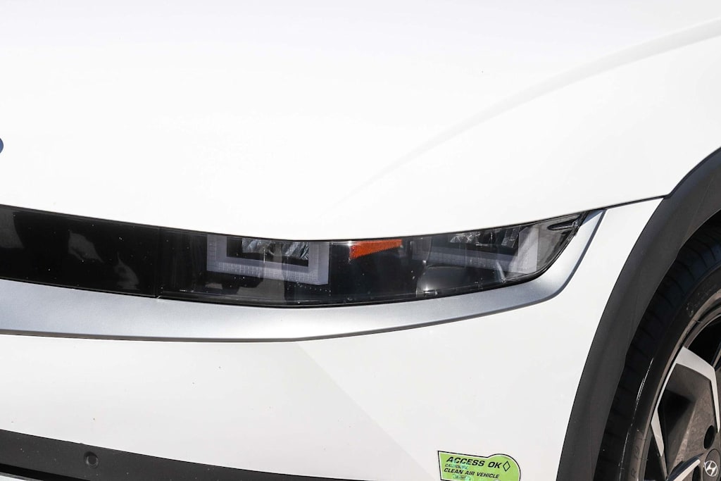 Thumbnail: 2023 Hyundai Ioniq 5 - 10