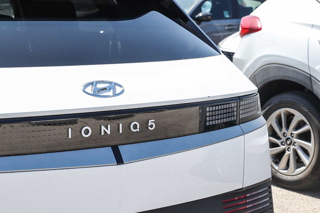 Thumbnail: 2023 Hyundai Ioniq 5 - 4
