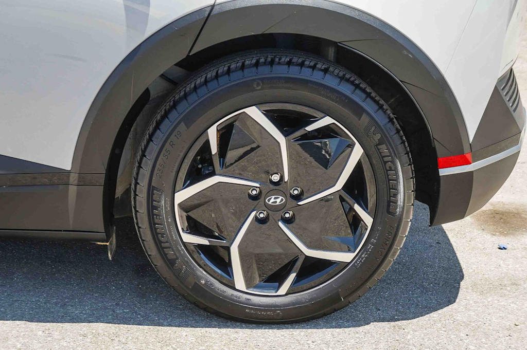 Thumbnail: 2024 Hyundai Ioniq 5 - 21