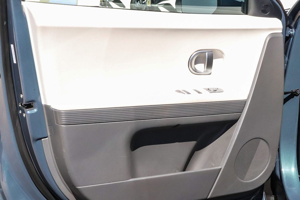 Thumbnail: 2024 Hyundai Ioniq 5 - 24