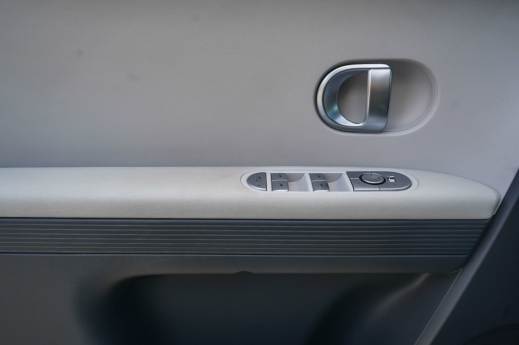 Thumbnail: 2024 Hyundai Ioniq 5 - 22