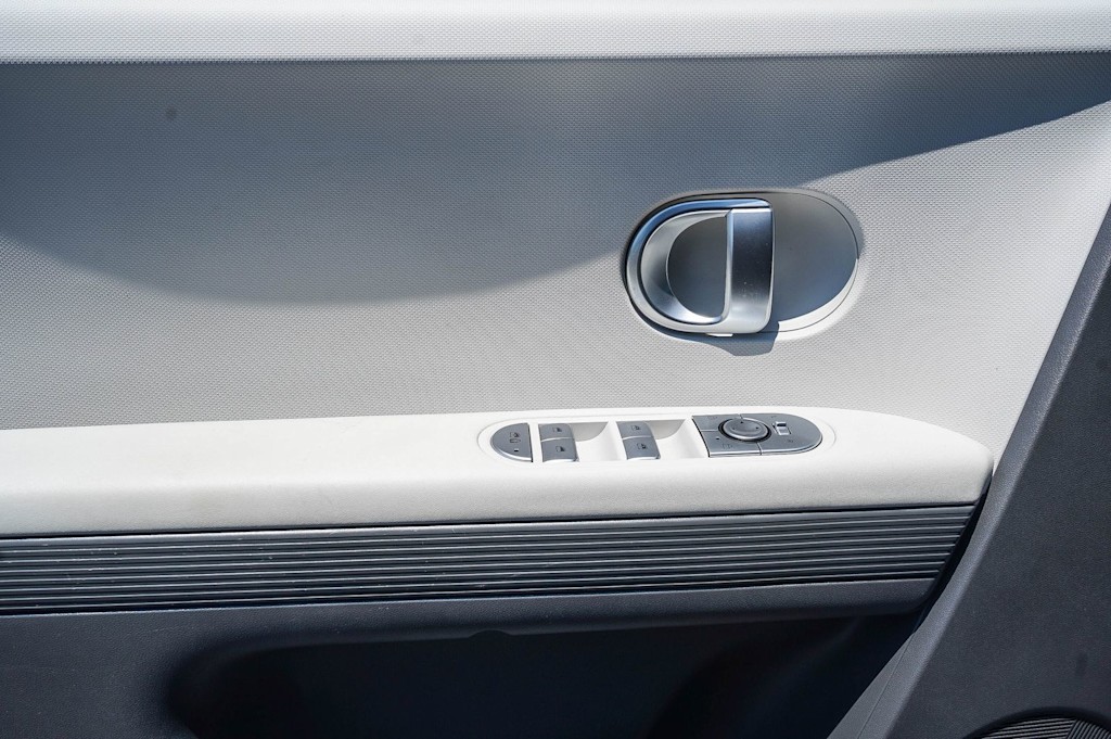 Thumbnail: 2024 Hyundai Ioniq 5 - 22