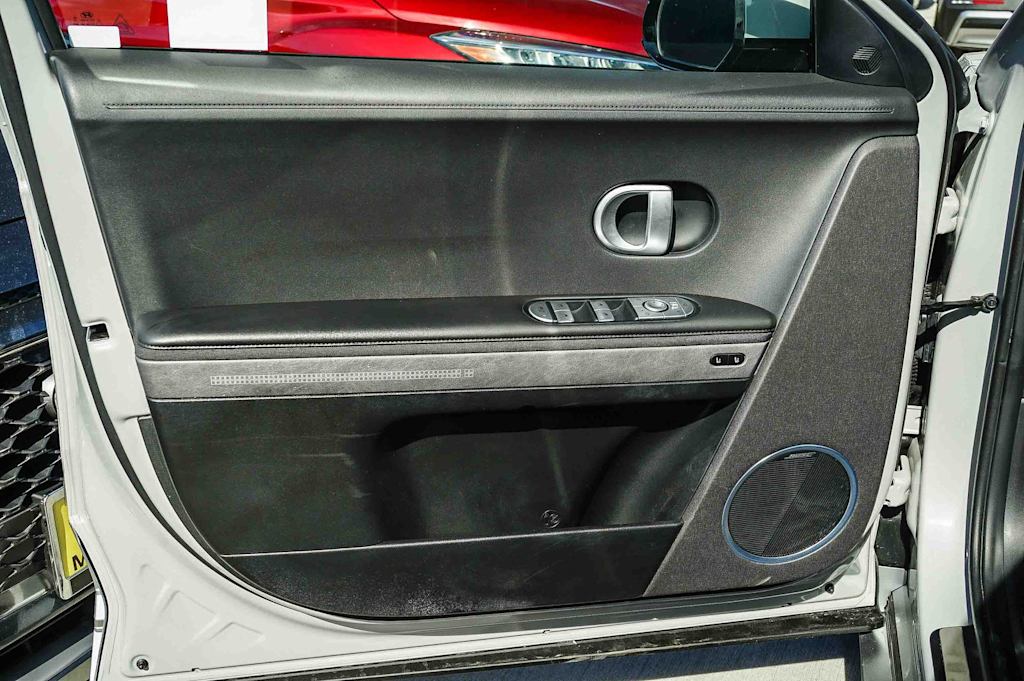 Thumbnail: 2023 Hyundai Ioniq 5 - 24