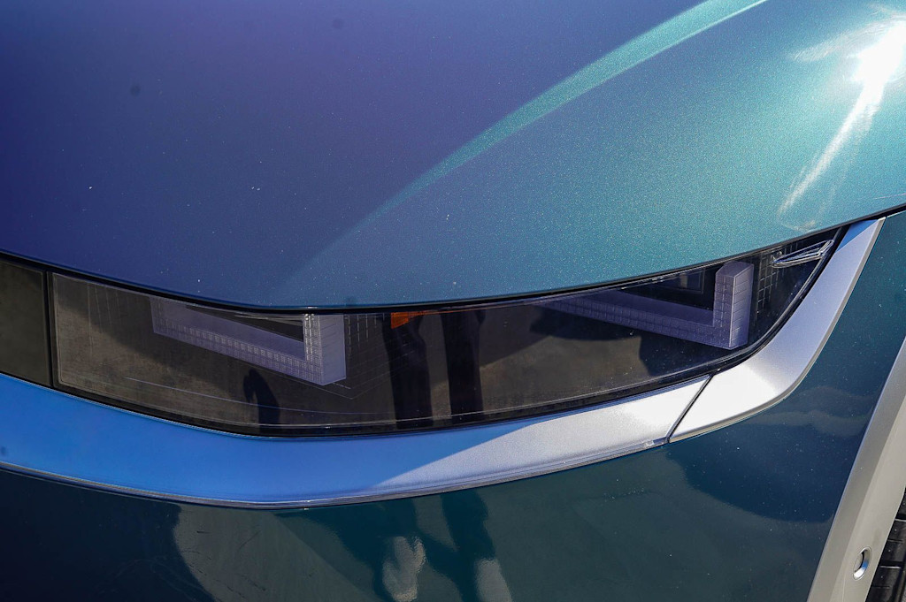 Thumbnail: 2023 Hyundai Ioniq 5 - 19