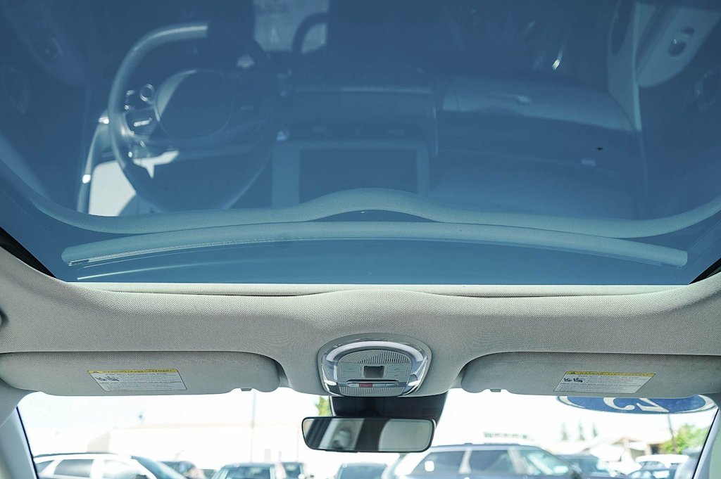 Thumbnail: 2023 Hyundai Ioniq 5 - 21