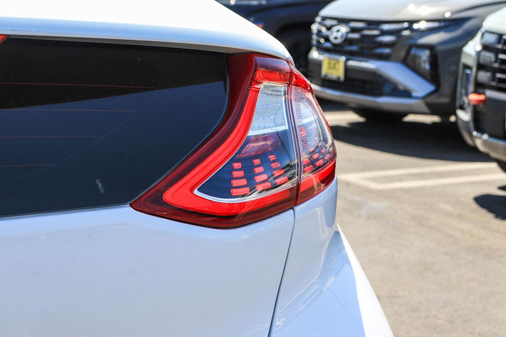 Thumbnail: 2017 Hyundai Ioniq - 22