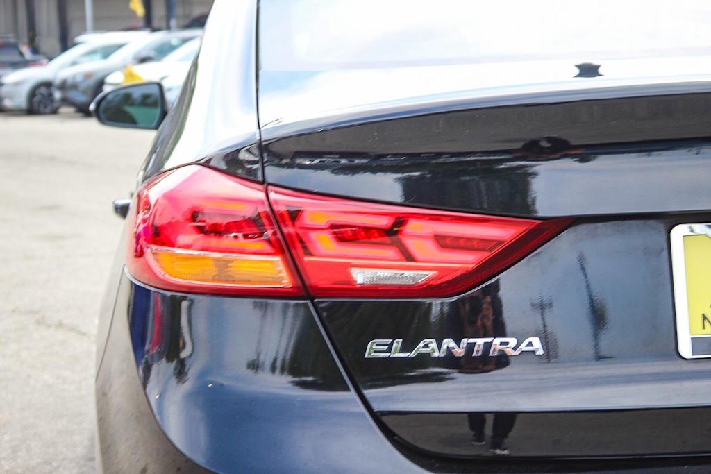 2018 Hyundai Elantra Sport 18