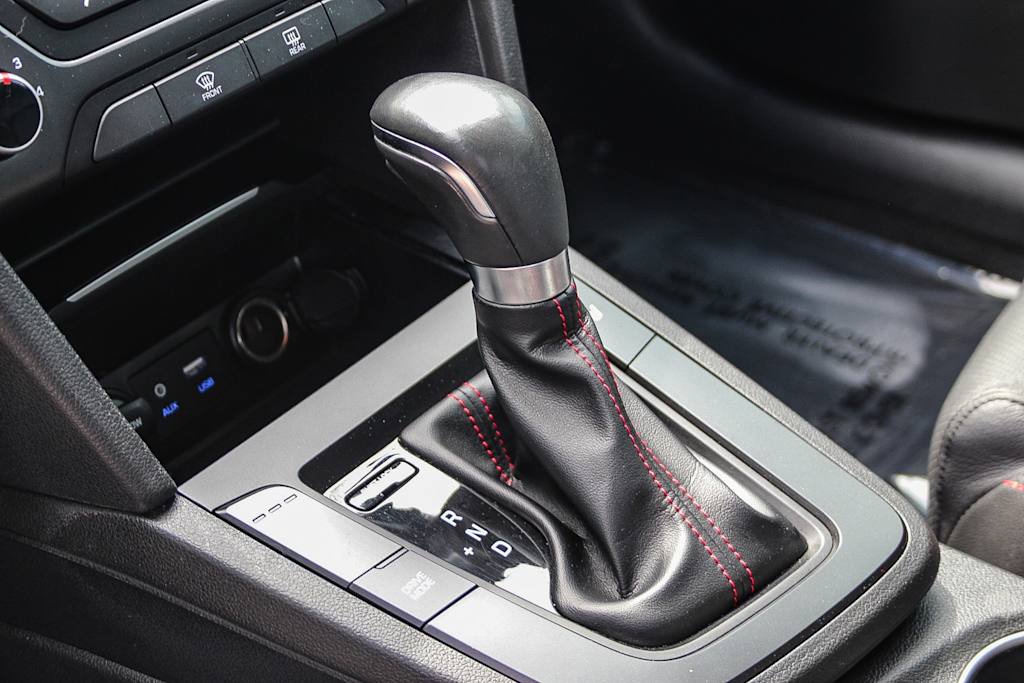 2018 Hyundai Elantra Sport 13