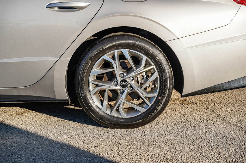 Thumbnail: 2023 Hyundai Sonata - 17