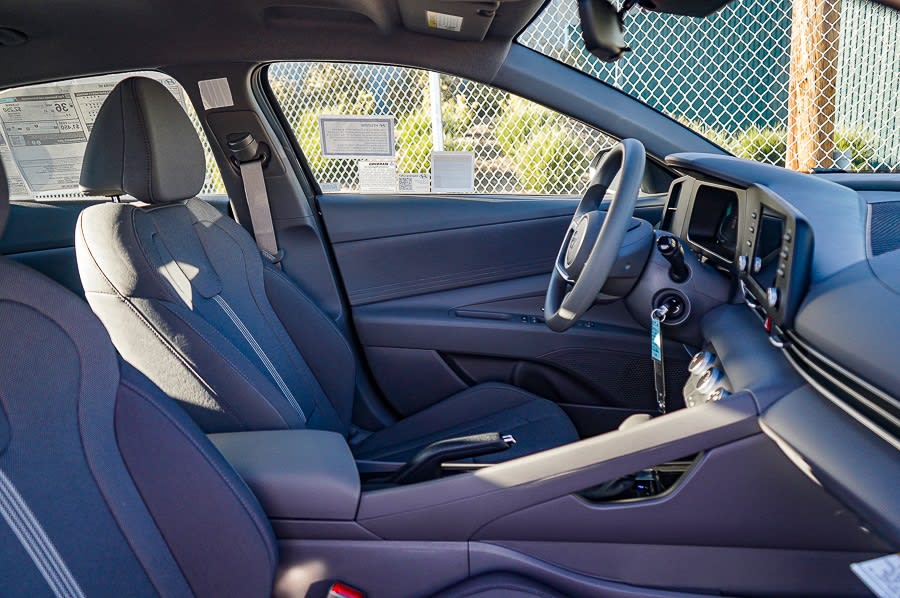 Thumbnail: 2025 Hyundai Elantra - 9