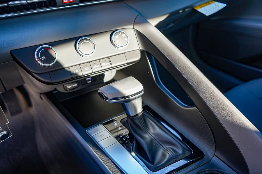 Thumbnail: 2025 Hyundai Elantra - 28