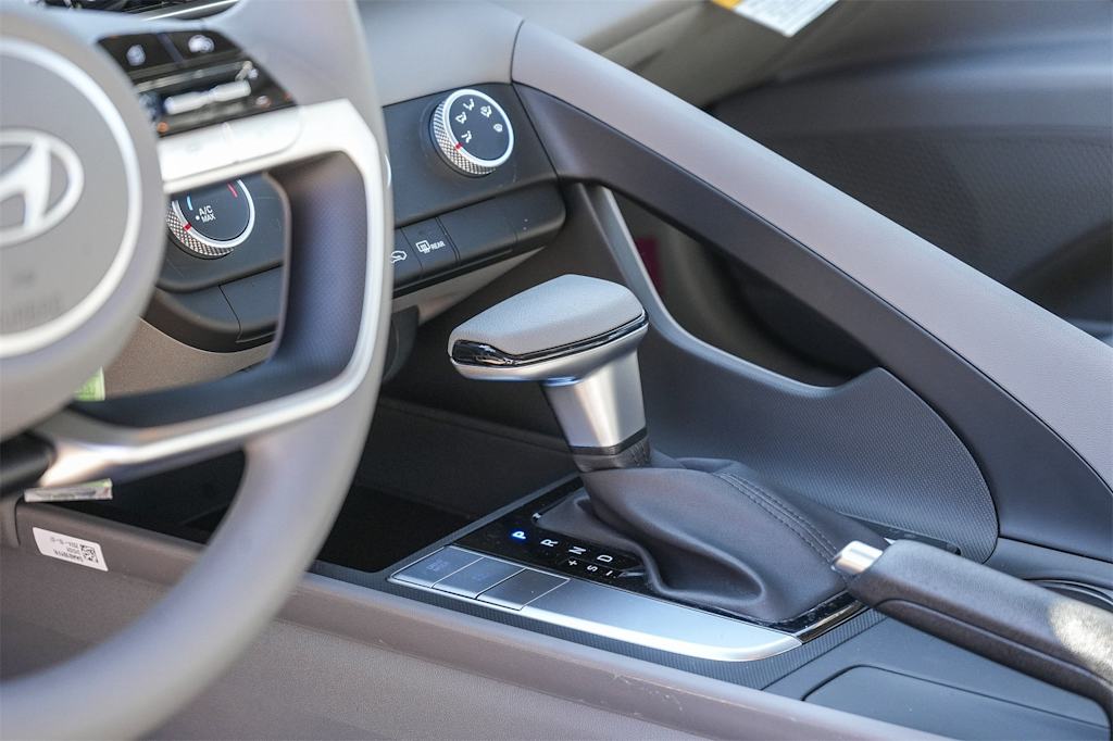 Thumbnail: 2025 Hyundai Elantra - 30