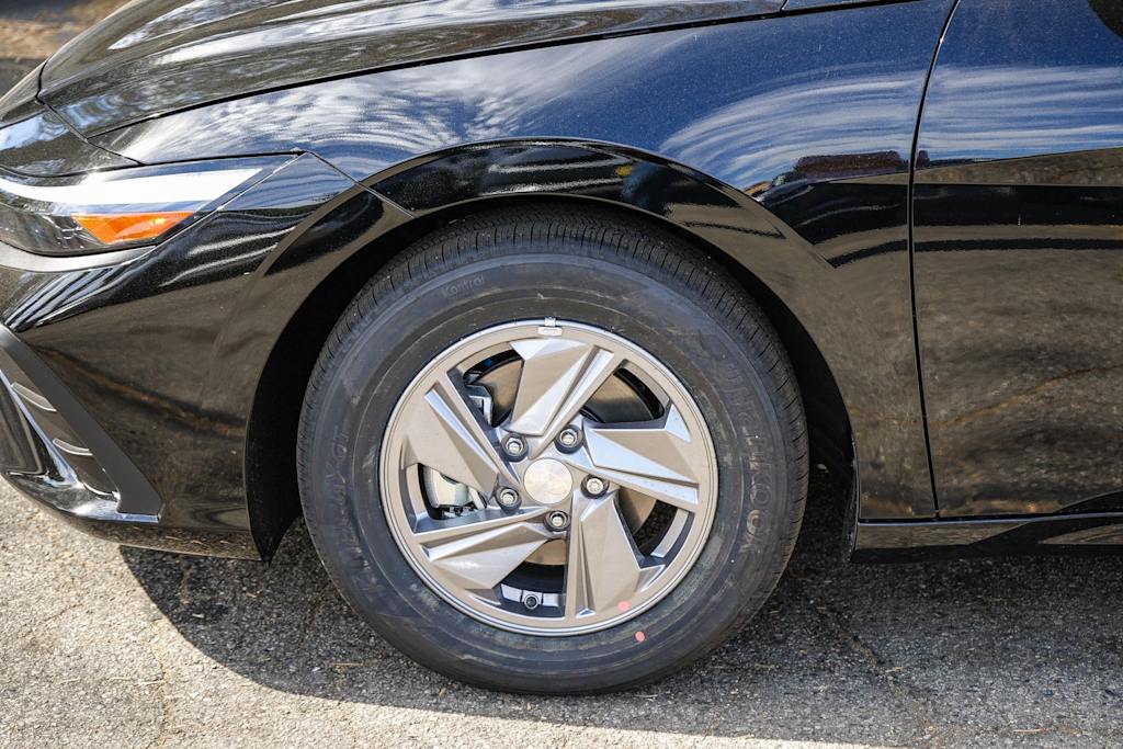 Thumbnail: 2025 Hyundai Elantra - 6