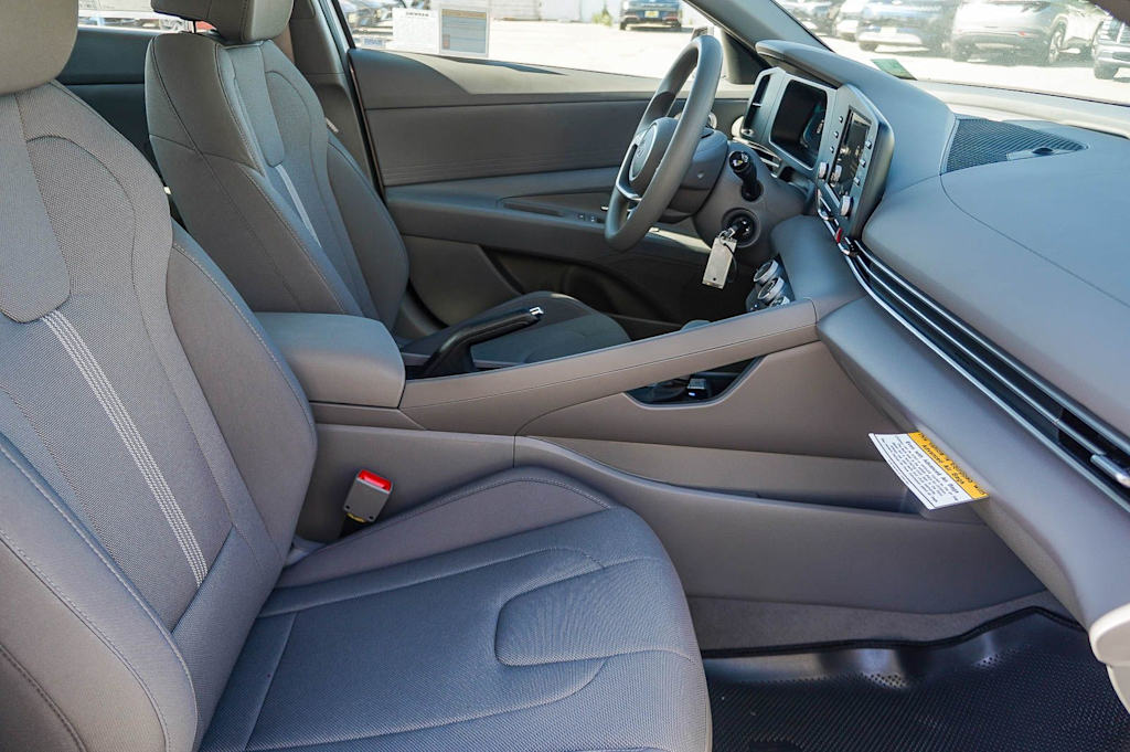 Thumbnail: 2026 Hyundai Elantra - 10