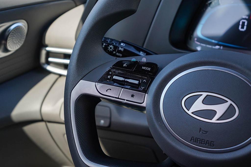 Thumbnail: 2026 Hyundai Elantra - 24
