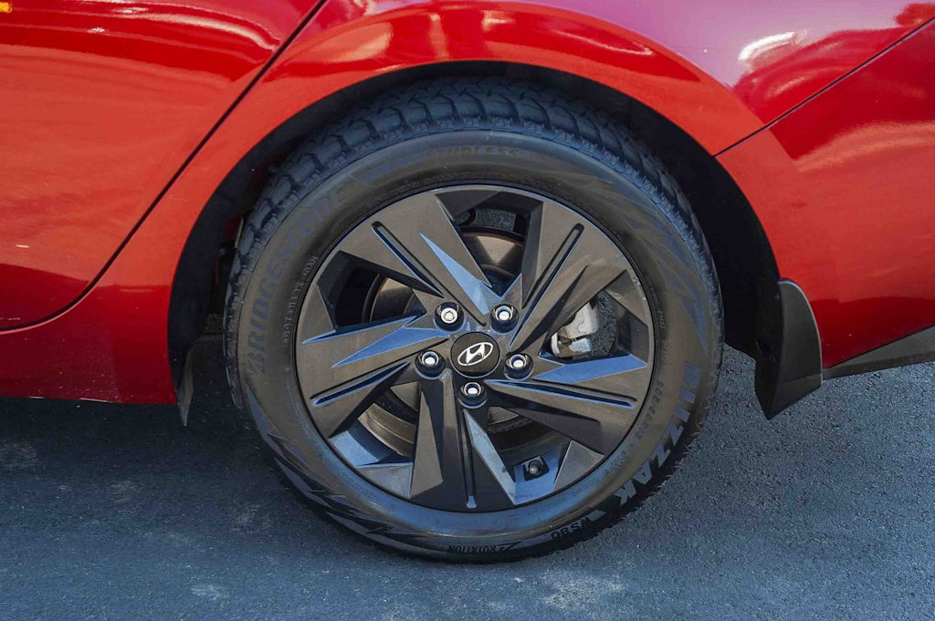 Thumbnail: 2023 Hyundai Elantra - 12