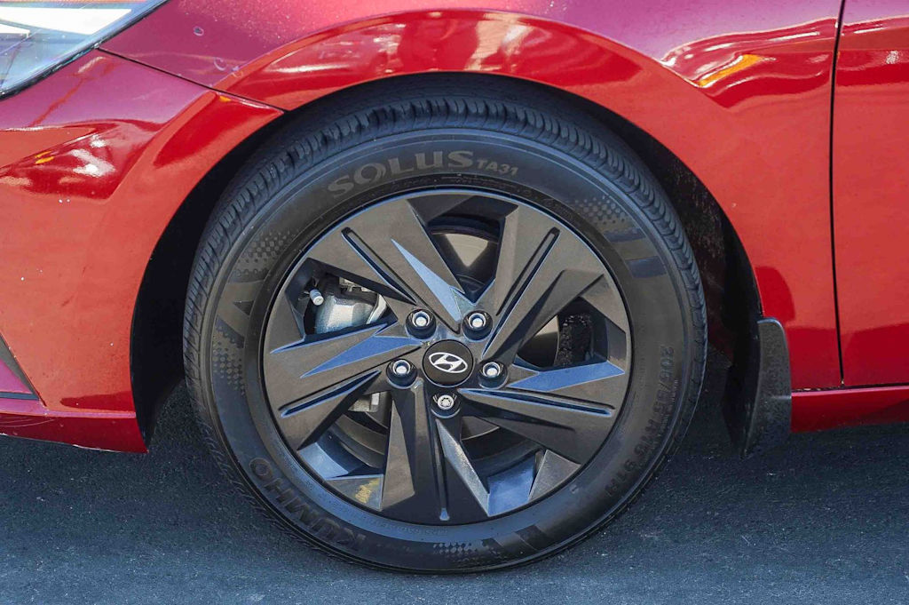 Thumbnail: 2023 Hyundai Elantra - 6