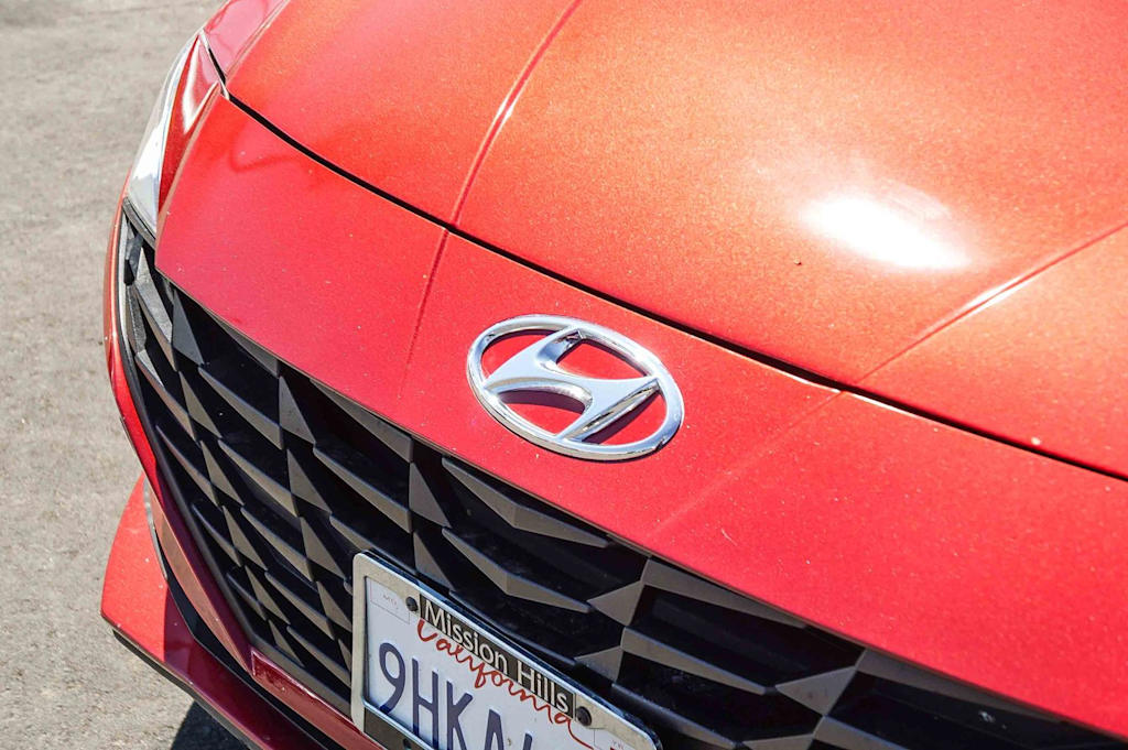 Thumbnail: 2023 Hyundai Elantra - 5