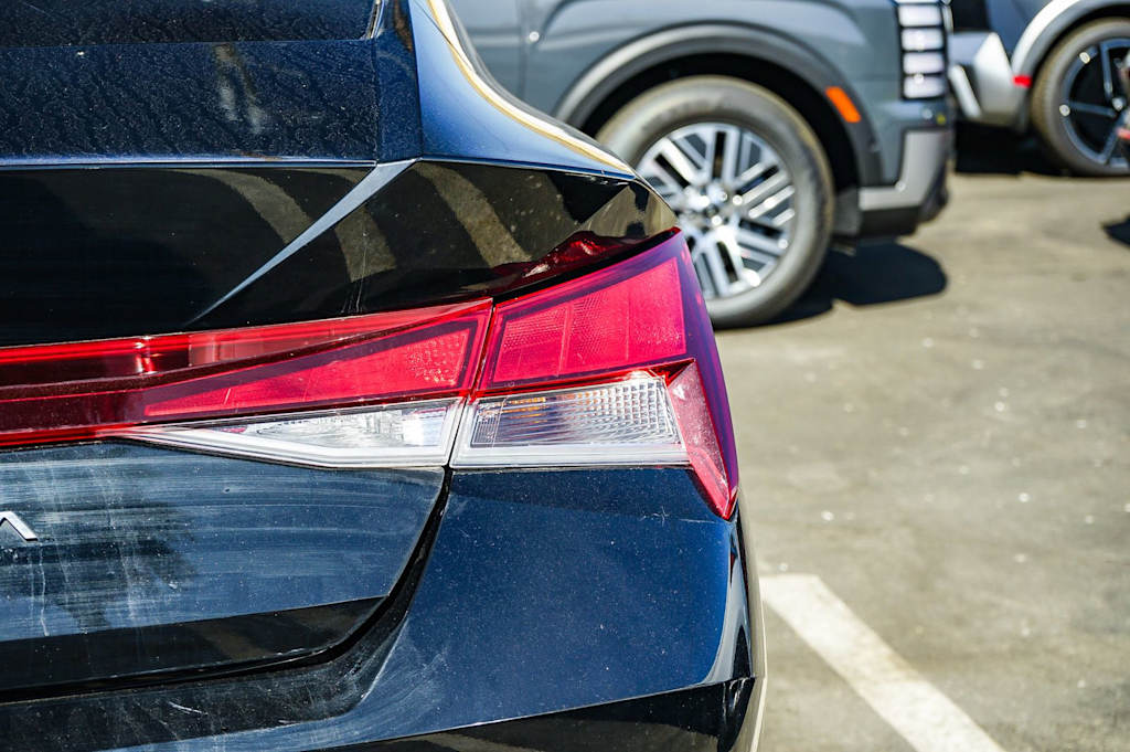 Thumbnail: 2023 Hyundai Elantra - 9