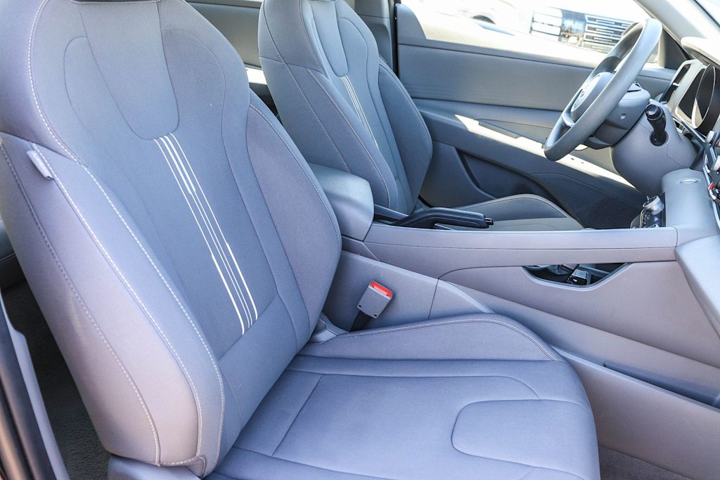 Thumbnail: 2023 Hyundai Elantra - 8