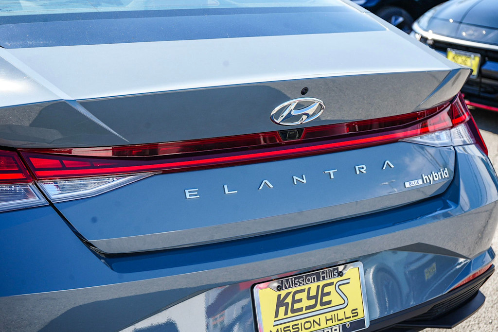 2022 Hyundai Elantra Blue 24