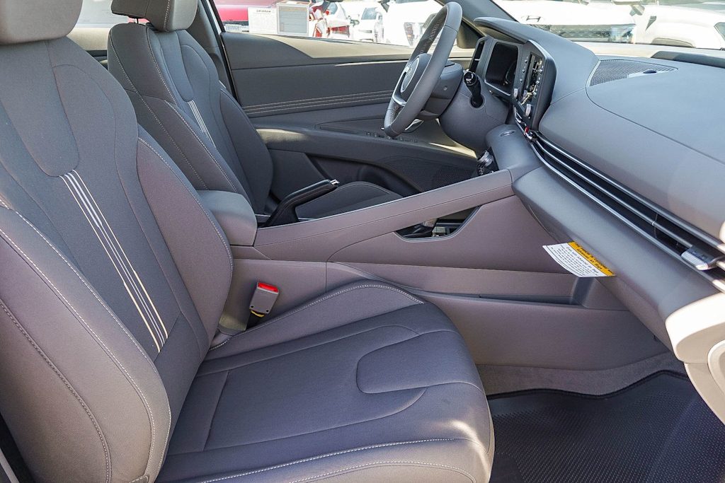 Thumbnail: 2026 Hyundai Elantra - 10