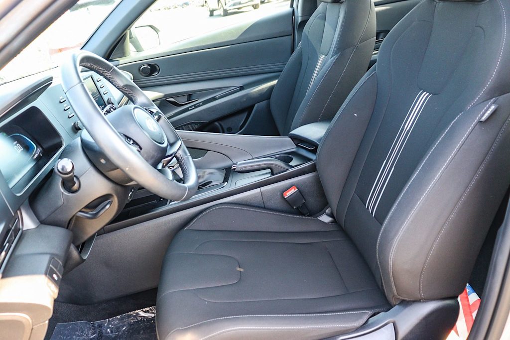 Thumbnail: 2025 Hyundai Elantra - 11