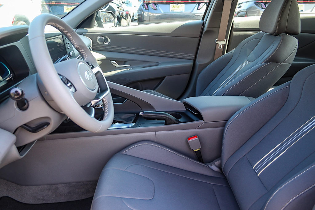 Thumbnail: 2025 Hyundai Elantra - 11