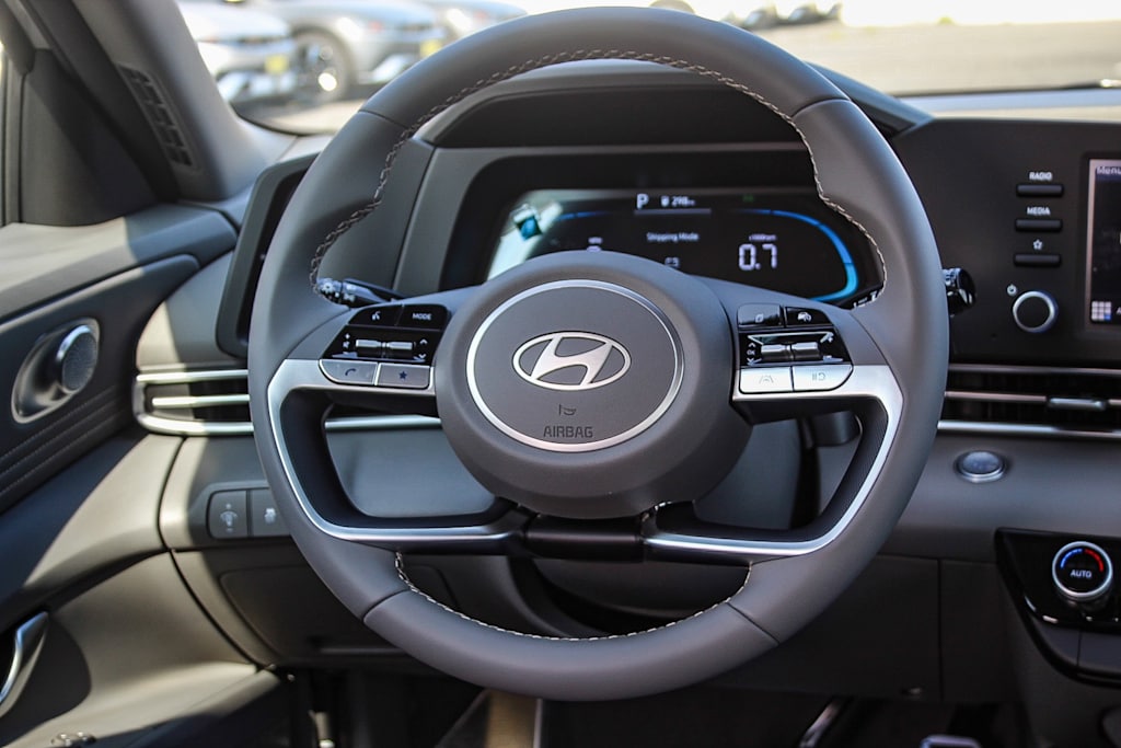 Thumbnail: 2025 Hyundai Elantra - 9