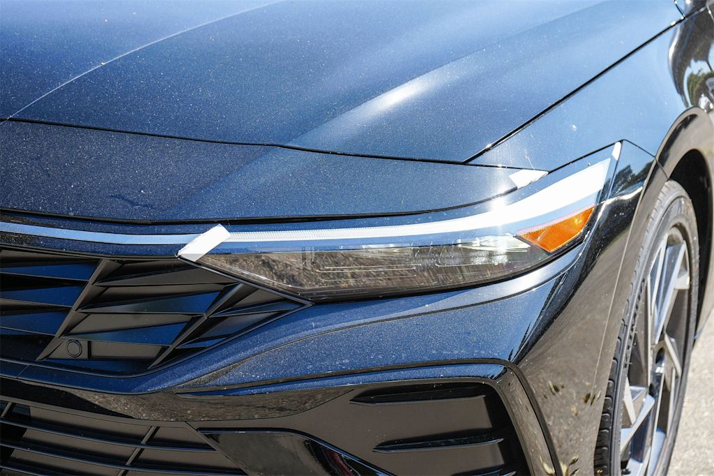 Thumbnail: 2025 Hyundai Elantra - 16