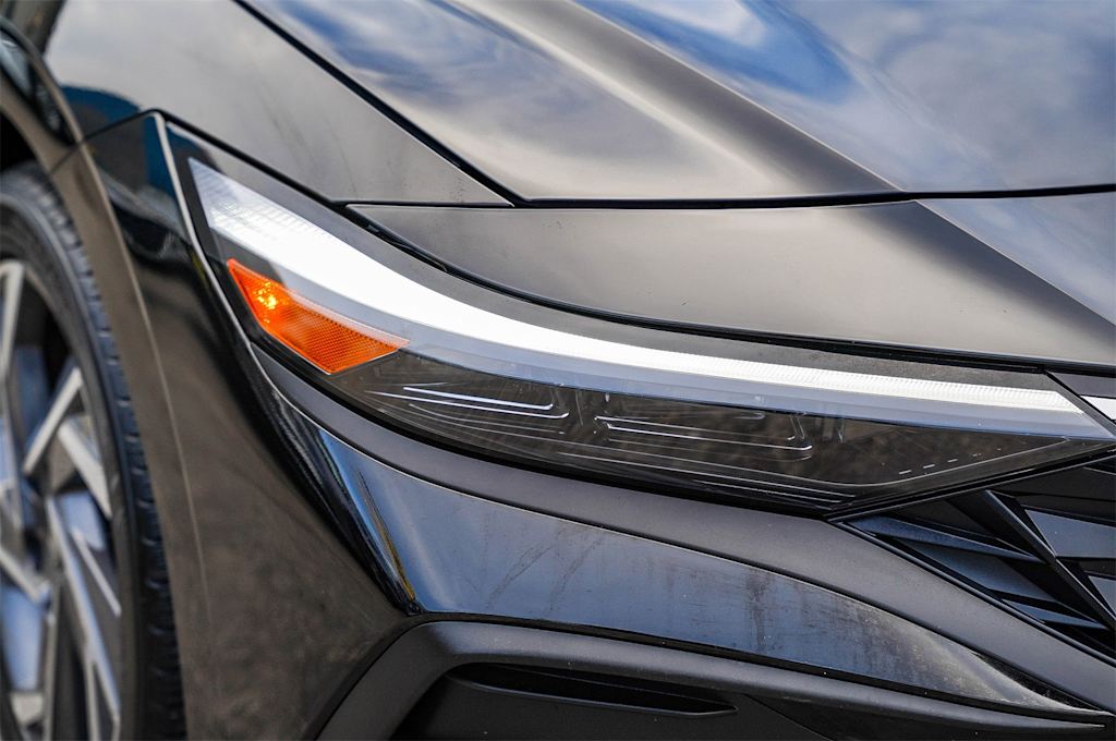 Thumbnail: 2025 Hyundai Elantra - 16