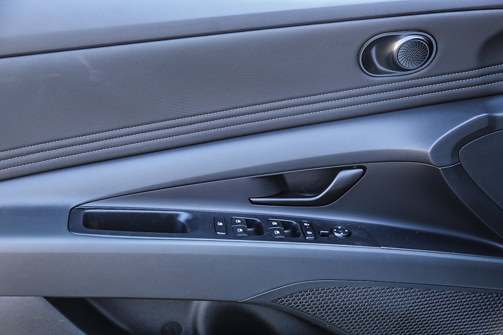 Thumbnail: 2025 Hyundai Elantra - 23