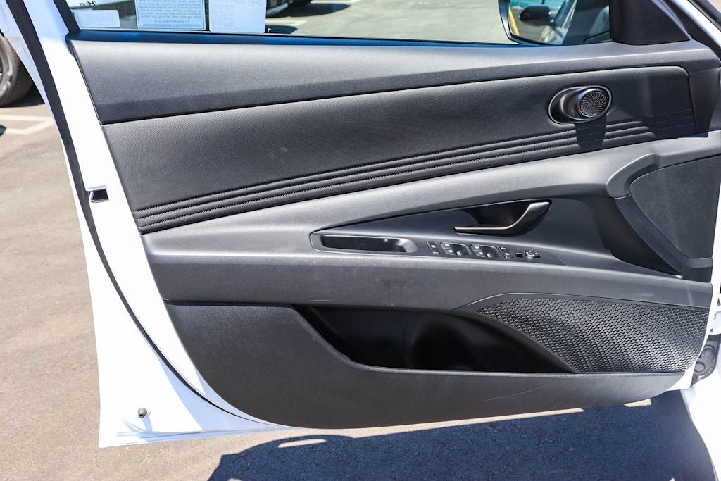 Thumbnail: 2025 Hyundai Elantra - 23