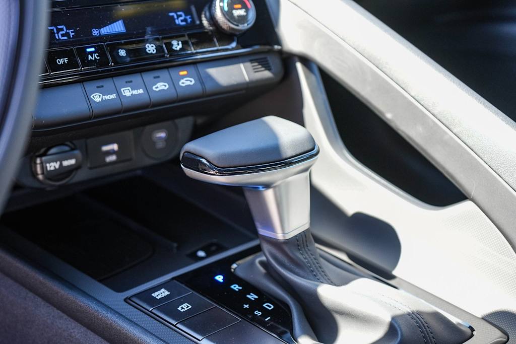 Thumbnail: 2025 Hyundai Elantra - 14