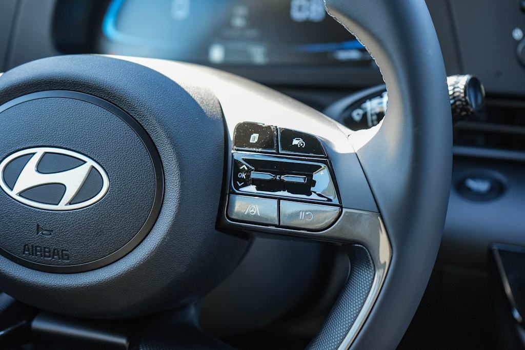 Thumbnail: 2025 Hyundai Elantra - 24