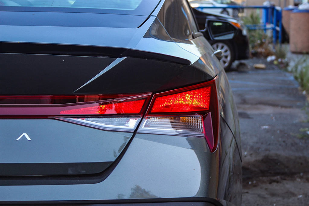 Thumbnail: 2025 Hyundai Elantra - 17