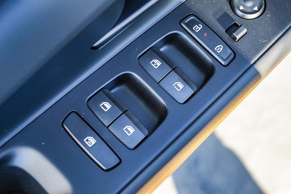 Thumbnail: 2025 Hyundai Elantra - 24