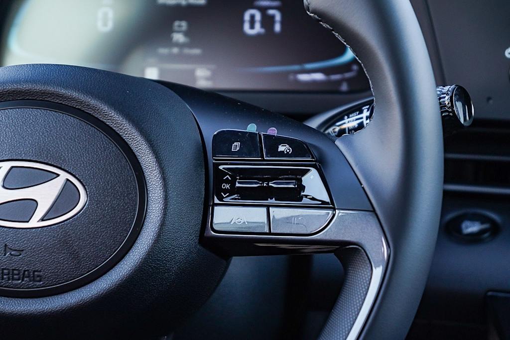 Thumbnail: 2025 Hyundai Elantra - 23