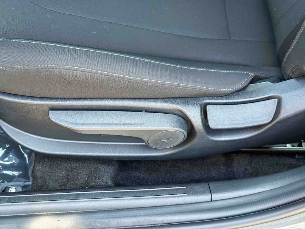Thumbnail: 2025 Hyundai Elantra - 27