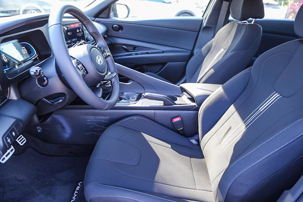 Thumbnail: 2025 Hyundai Elantra - 9