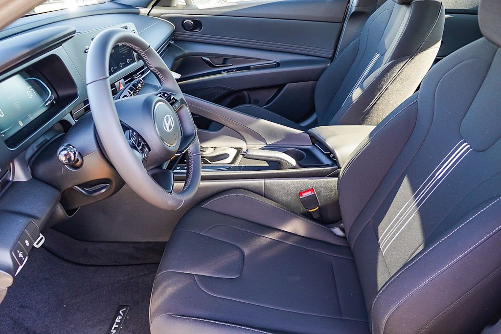 Thumbnail: 2025 Hyundai Elantra - 11