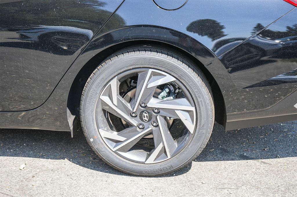 Thumbnail: 2025 Hyundai Elantra - 19