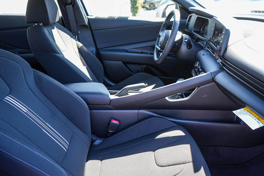 Thumbnail: 2025 Hyundai Elantra - 9