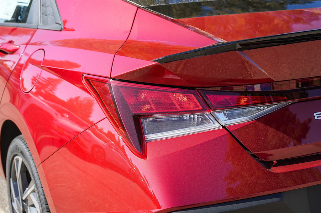 Thumbnail: 2025 Hyundai Elantra - 17