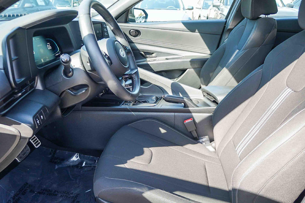 Thumbnail: 2025 Hyundai Elantra - 11