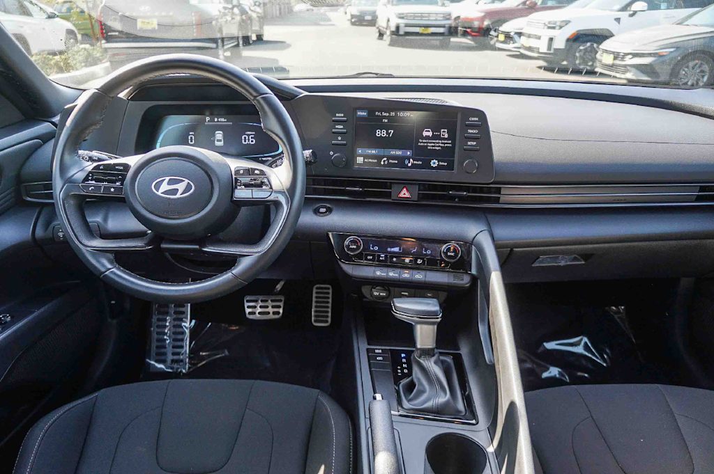Thumbnail: 2025 Hyundai Elantra - 2